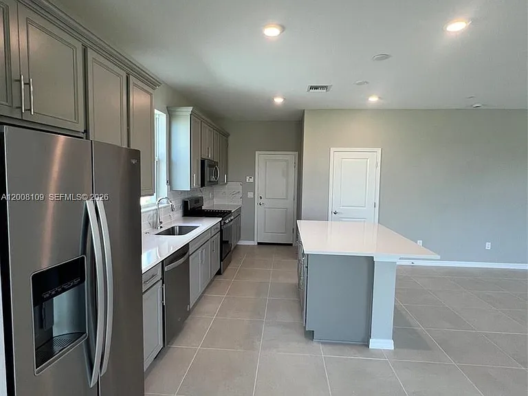 12222 SW Myrtle Oak Dr — Photo 7