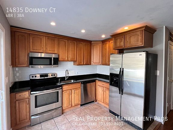 4th image of 14835 Downey Ct