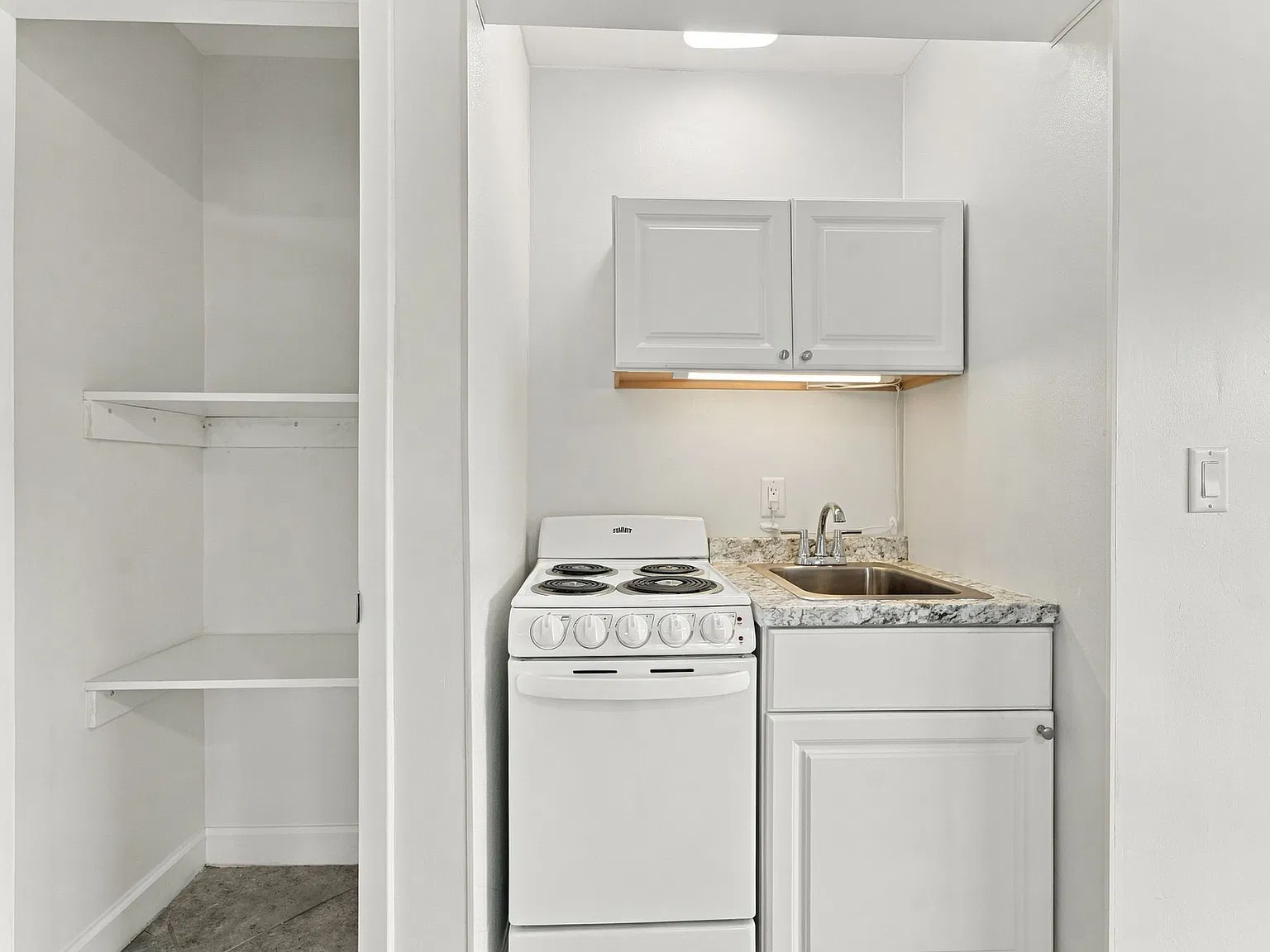 Studio, 450 sqft, $1,125 — Photo 2