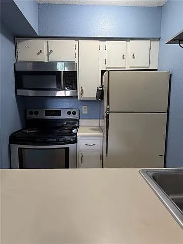 1 bed, 1.0 bath, 570 sqft, $950 — Photo 4