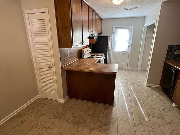 5th image of 264 Haymarket Ln