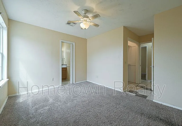 2000 Twisted Oak Cir — Photo 13