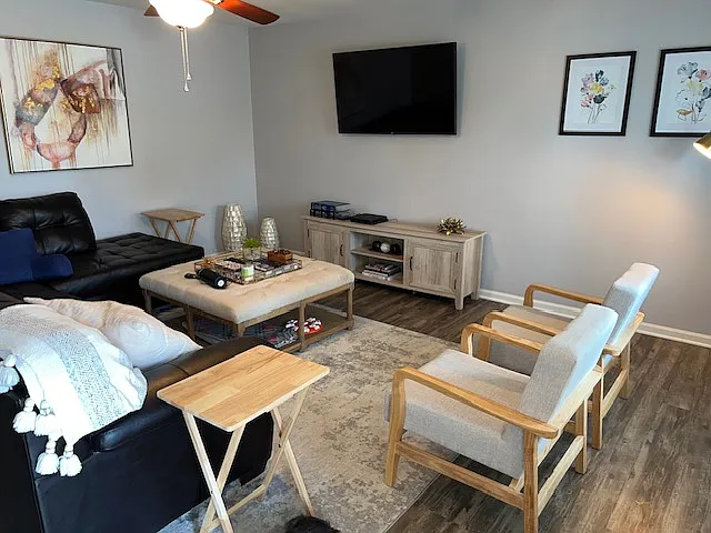 3 bed, 1856 sqft, $2,100 — Photo 3