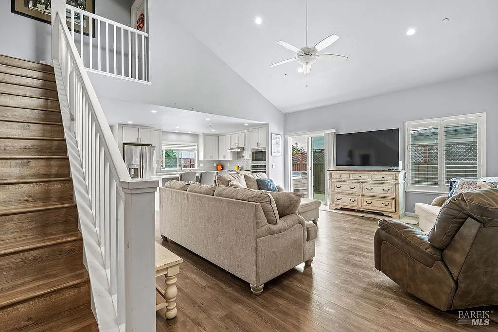 3690 Hillary Court - Photo 5