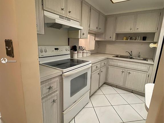 3rd image of 1481 NE Miami Gardens Dr APT 174