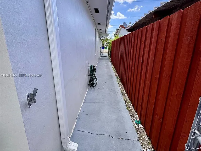 1158 NW 34th Ave #1 — Photo 19