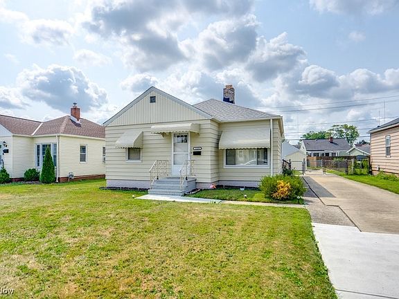3rd image of 1319 Dawnwood Dr