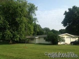 17017 River View Rd, Petersburg, IL 62675