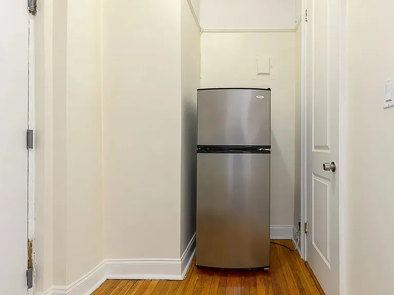 266 Washington Ave #B18 — Photo 3