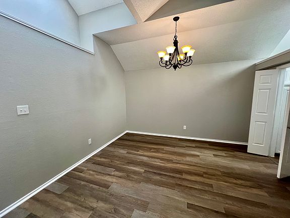 4th image of 2961 Warm Springs Ln