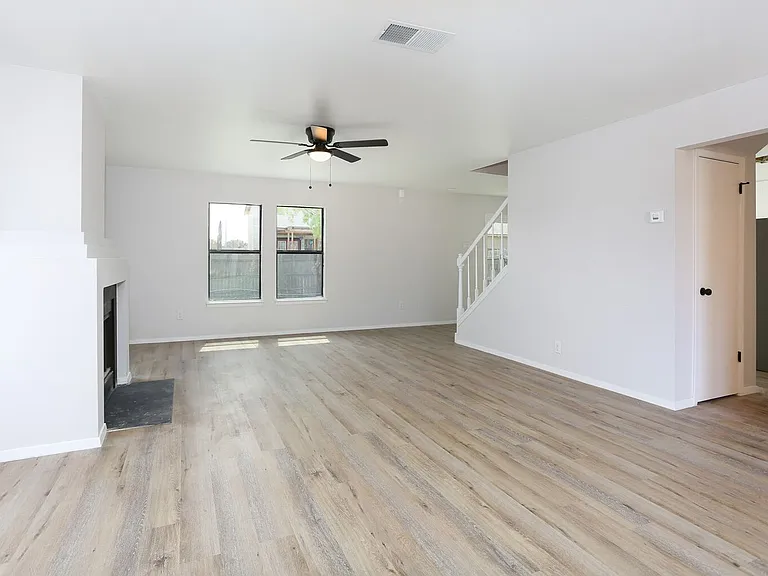 6870 Flaming Ridge Dr — Photo 7