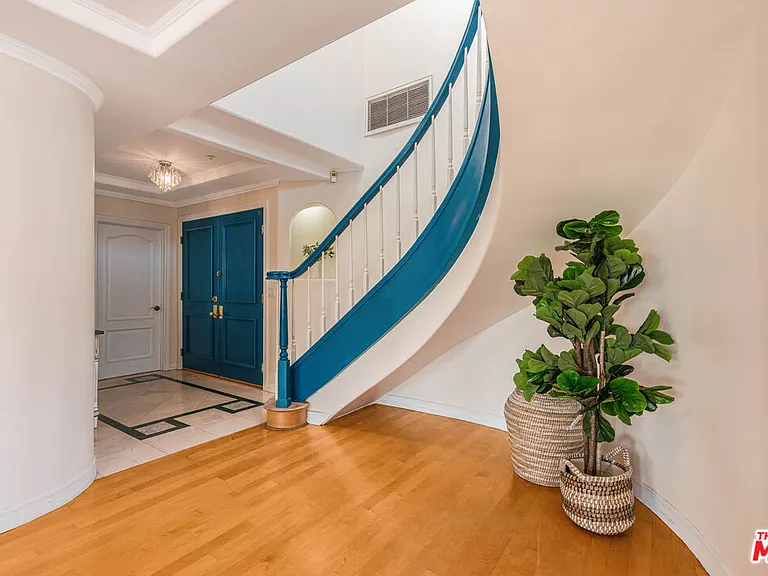 1645 Malcolm Ave #302 — Photo 18