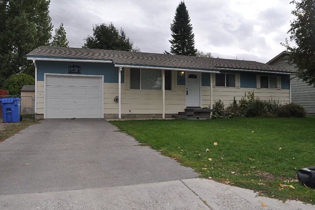 1st image of 300 N Crimson Dr