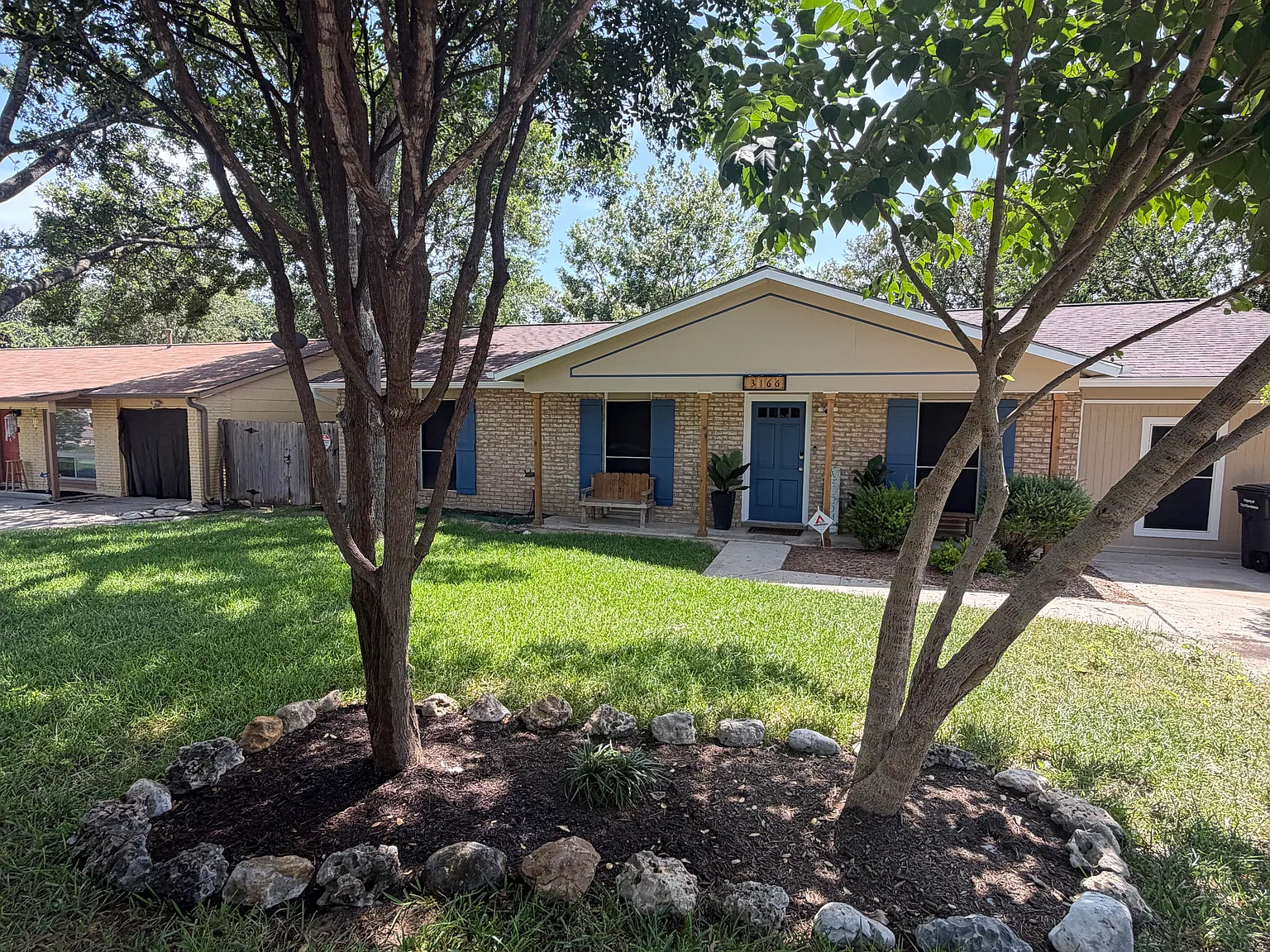 4 bed, 1466 sqft, $1,975 — Photo 1