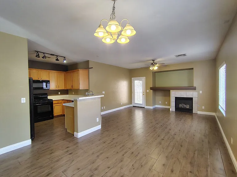 169 Gannett Peak St — Photo 4
