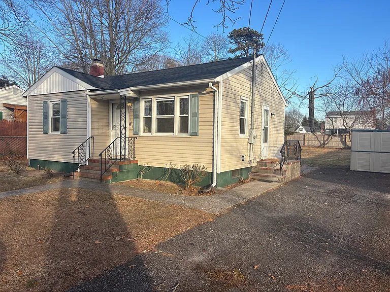 Chapel Ave — Photo 2