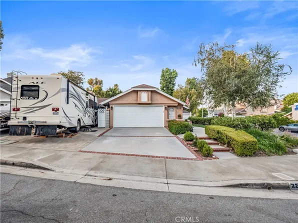 22865 Tamarack Ln, Santa Clarita, CA 91390