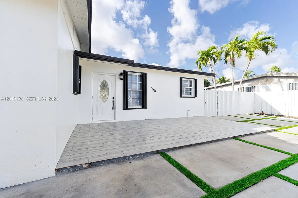 Building Photo - 7885 NW 175th St