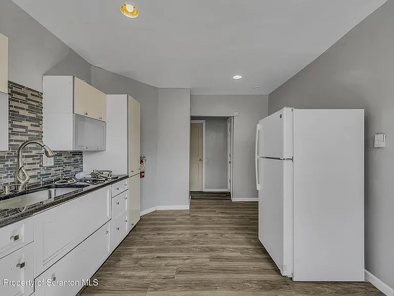 1502 Church Ave — Photo 14