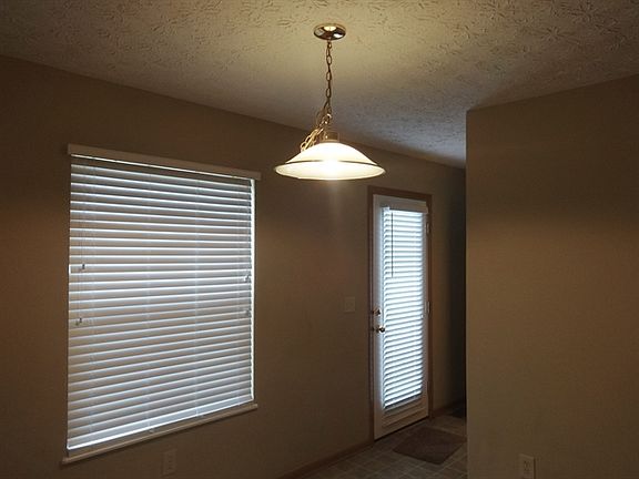 5th image of 1006 Sandrock Ave
