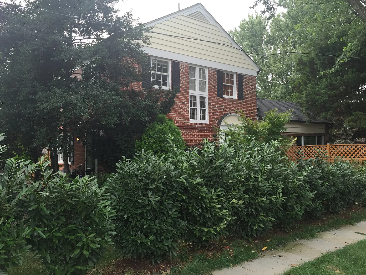 1660 Foxhall Rd NW photo 1