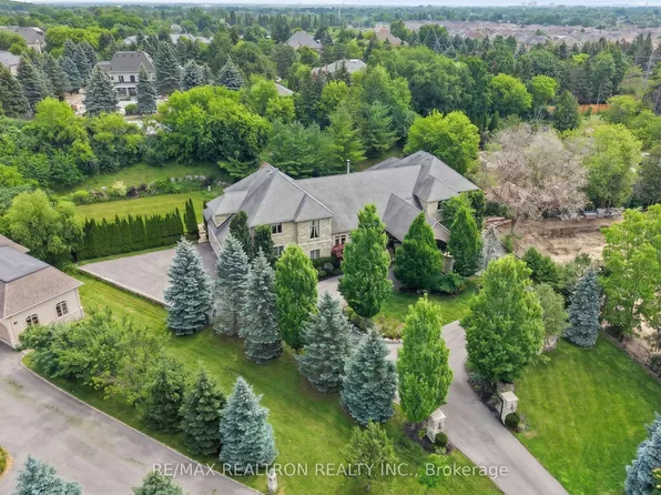 11 Saul Ct, Vaughan, ON L6A 3X7