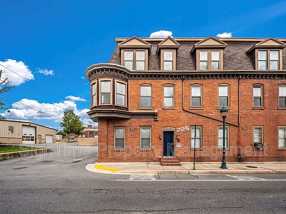 4th image of 225-229 N Jonathan St