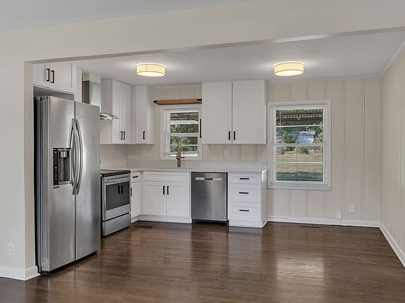 3rd image of 2626 Woodberry Dr