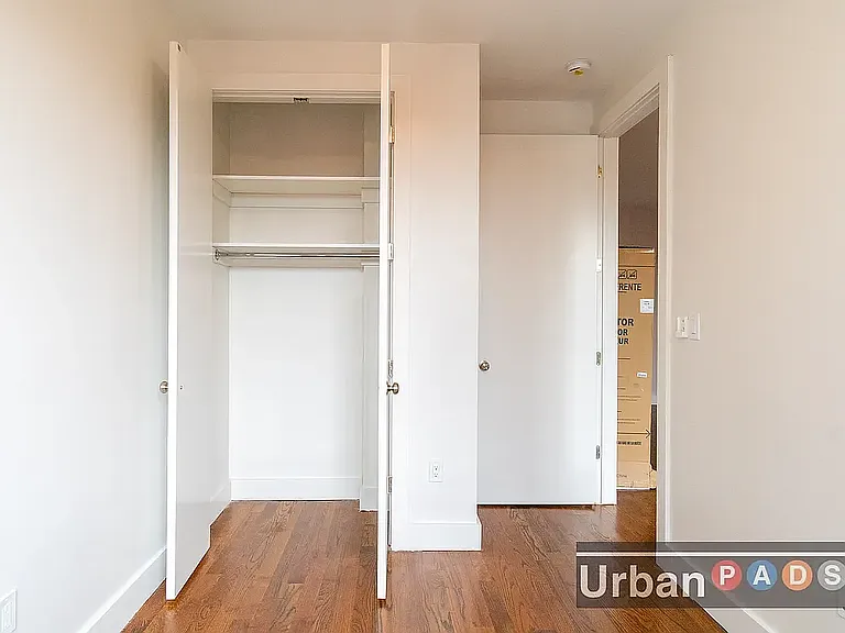 381 De Witt Ave #403 — Photo 5