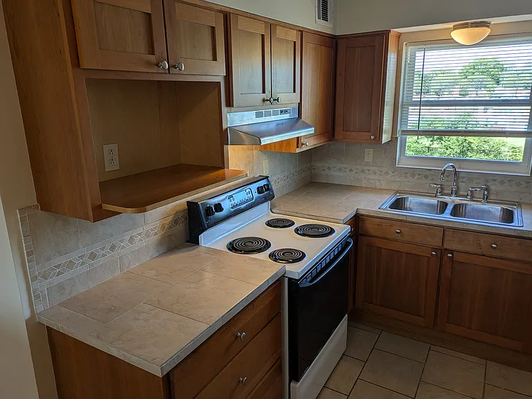 2909 Abigail Dr #3 — Photo 10