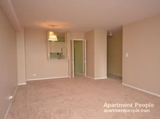 555 W Cornelia Ave APT 701, Chicago, IL 60657