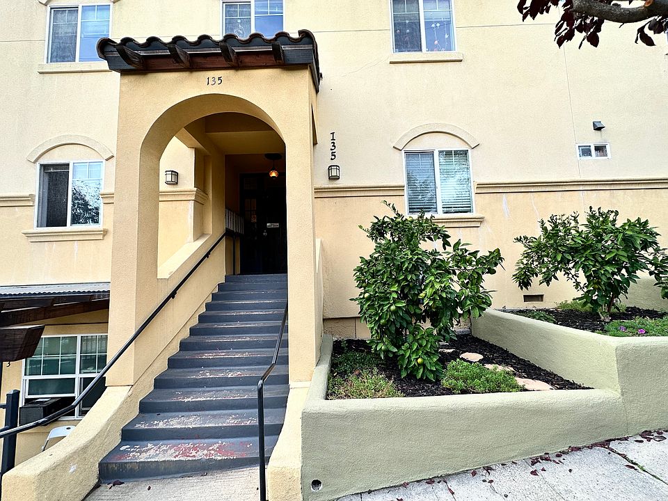 1st image of 135 Almond St APT 2