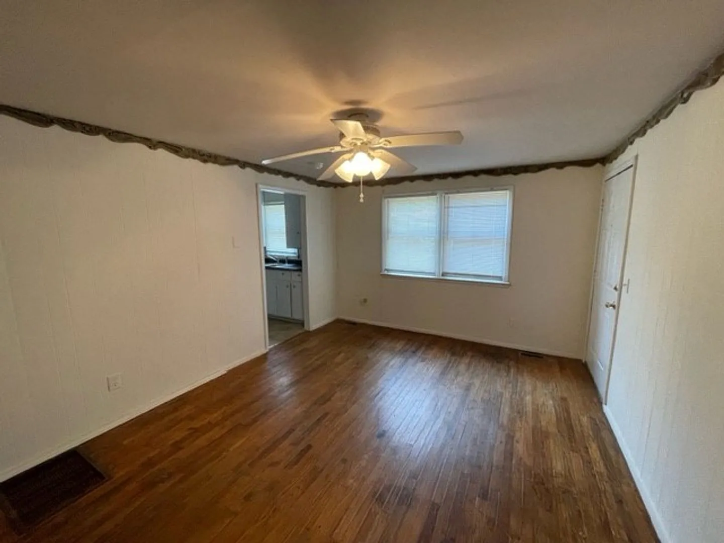 1352 Briles Dr — Photo 3