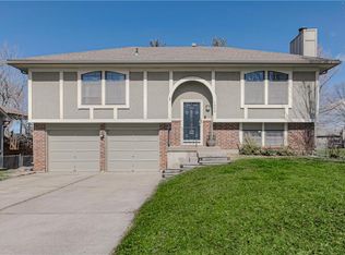 1008 NE Chestnut St, Lees Summit, MO 64086