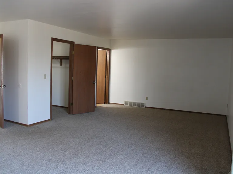1015 Babcock St — Photo 20