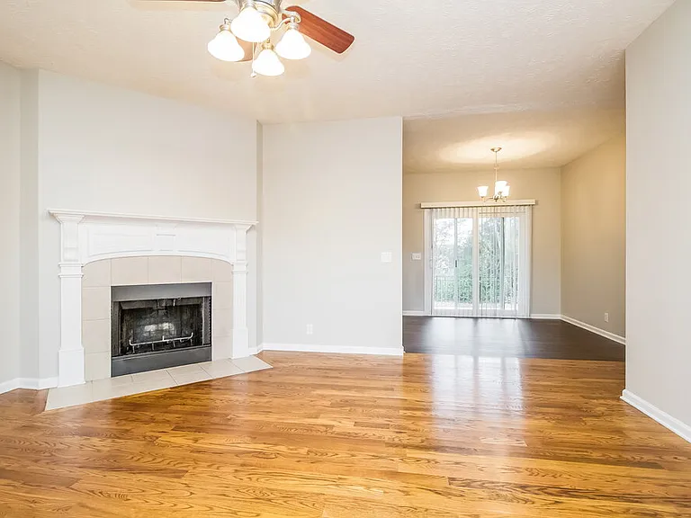 2913 Waywood Dr — Photo 3