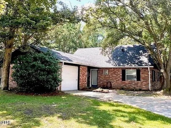 4302 Concord St, Pascagoula, MS 39581