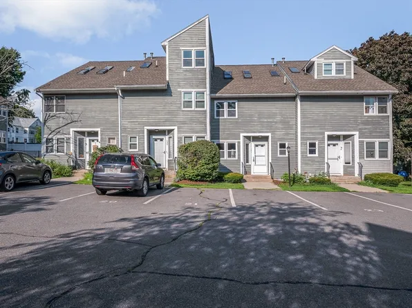 38 Farmland Rd #C, Lowell, MA 01850