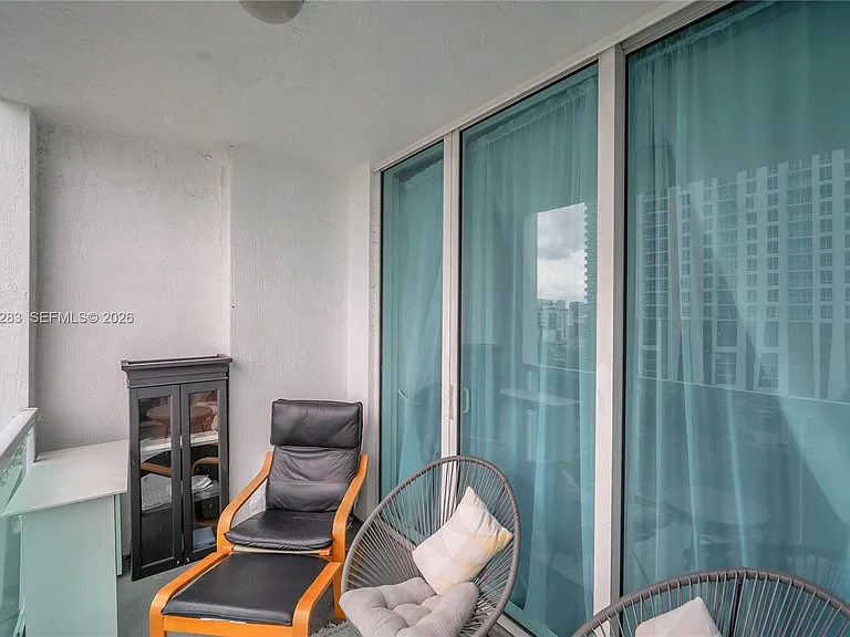 500 NE 29th St #905 — Photo 19