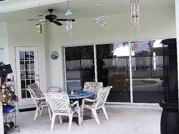 Large Lania with BBQ area