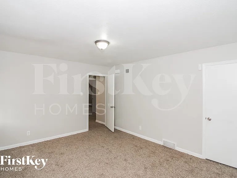 5191 Kingswood Cv — Photo 8