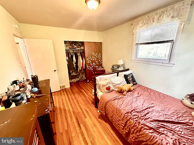 904 Scotia Rd — Photo 19