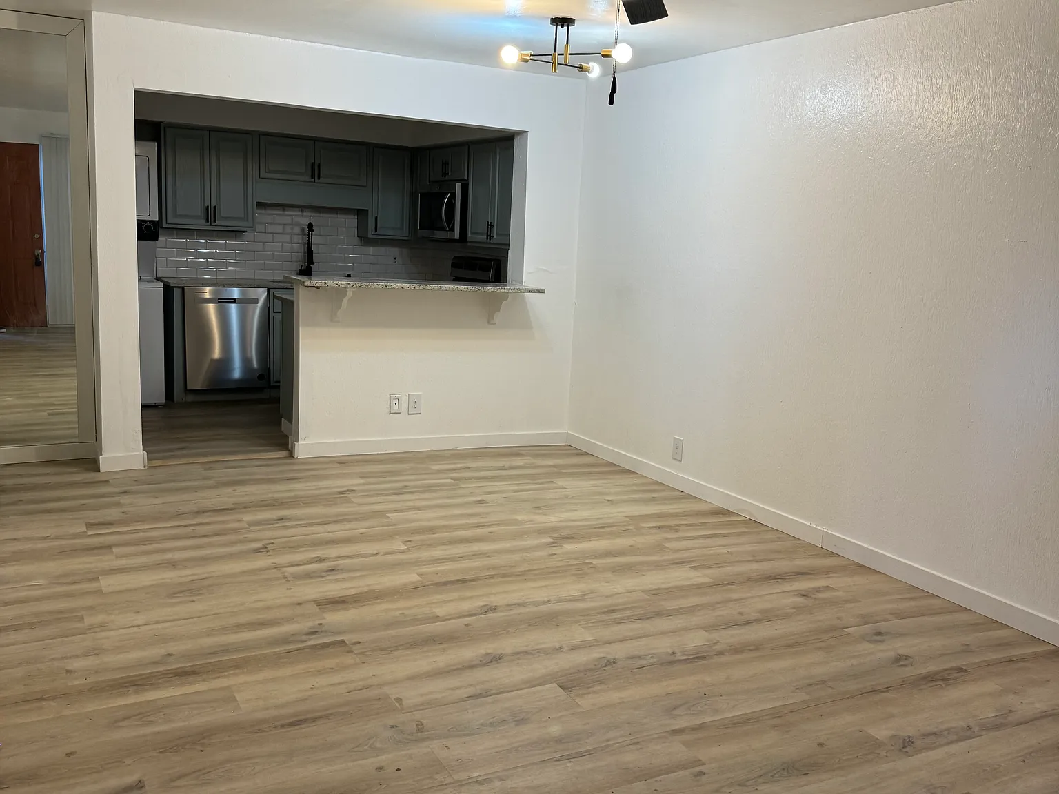 1 bed, 710 sqft, $1,225 — Photo 1