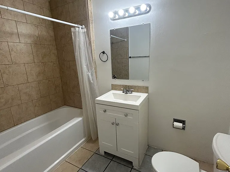 1302 N Date St #26 — Photo 4