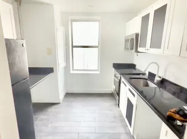 72 Wadsworth Terrace image 1 of 7