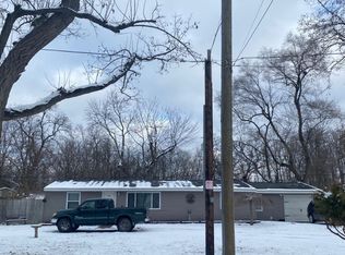 957 Vernita Dr, Lake Orion, MI 48362