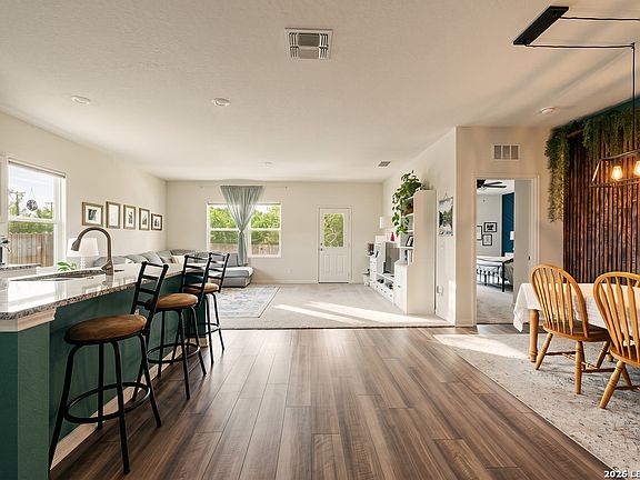 2nd image of 5948 Pearl Meadow