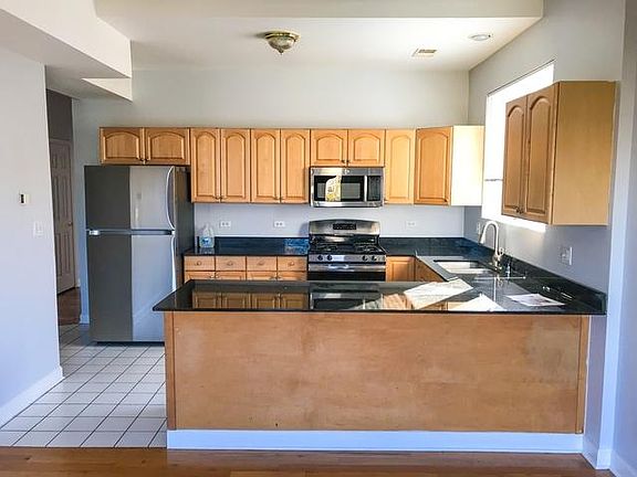 2nd image of 2217 W Farwell Ave APT 4B