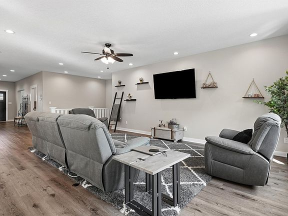 4th image of 630 Melendy Ln