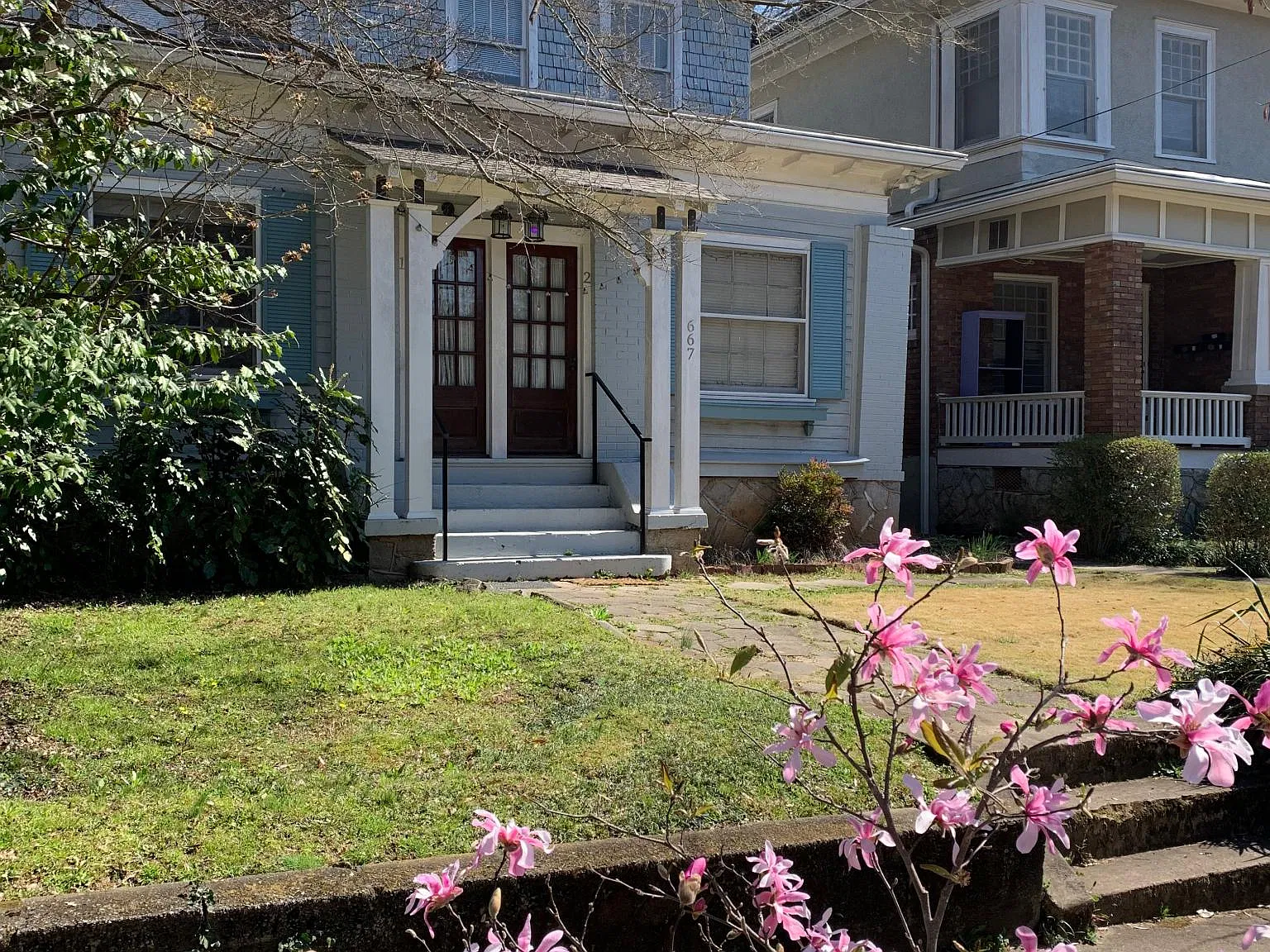 667 Linwood Ave NE — Photo 1